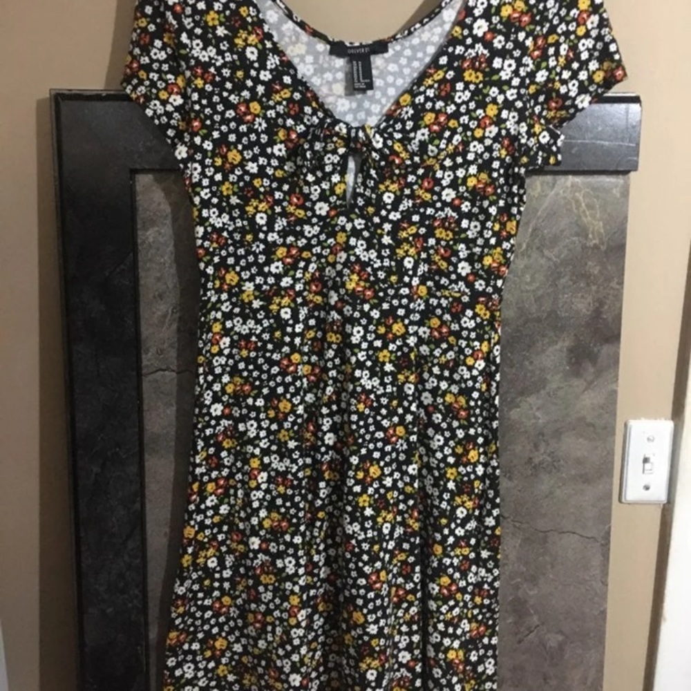 Forever 21 Dress Size Medium